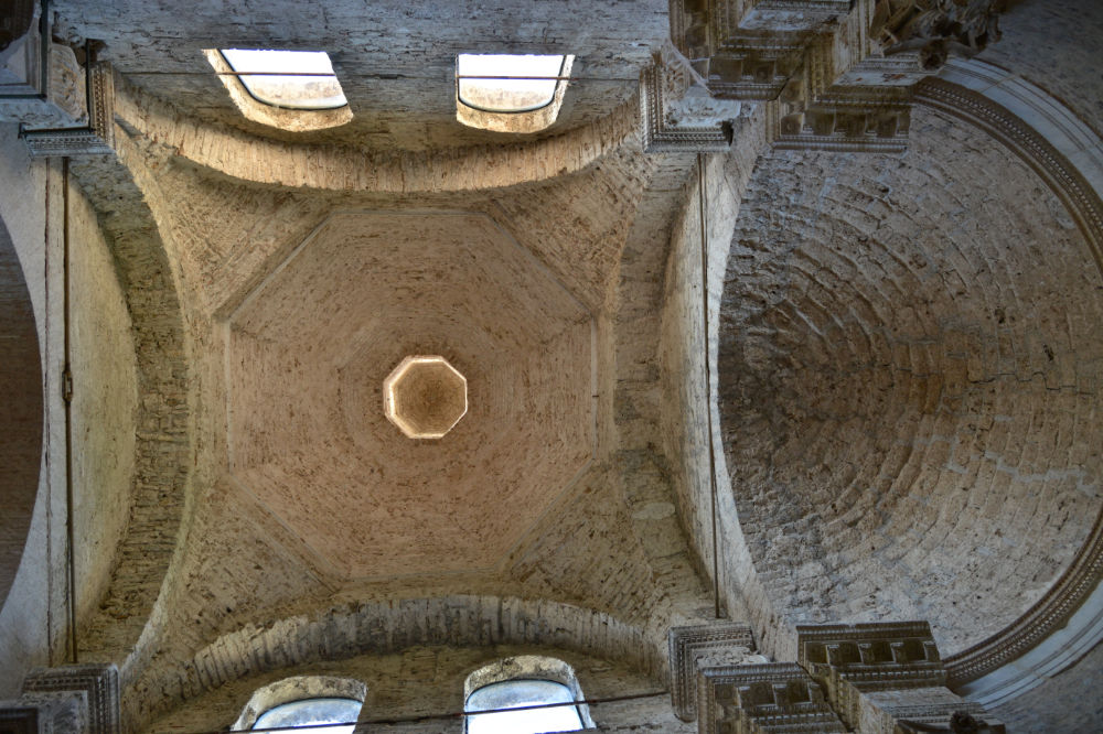 Spoleto, Basilica di San Salvatore